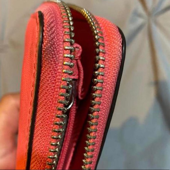 Pink Michael Kors Wallet - Picture 3 of 4